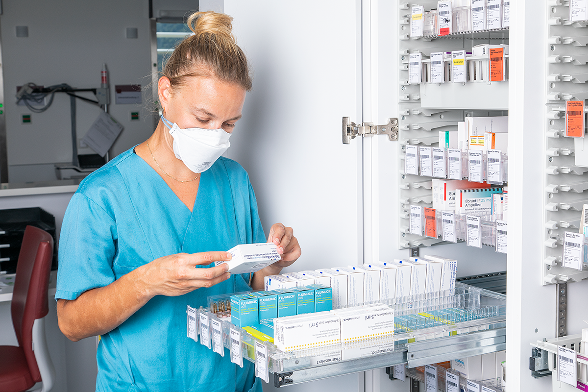 Advanced pharmacy technology and workflow management